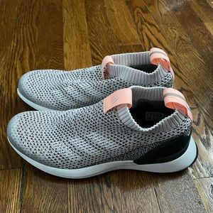 Adidas Girls Rapidarun Laceless Sneakers